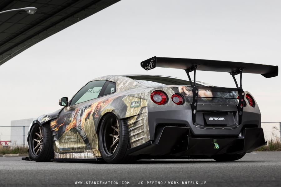  Nissan GT-R Godzilla by Ben Sopra 2014 года  (фото 12 из 18)